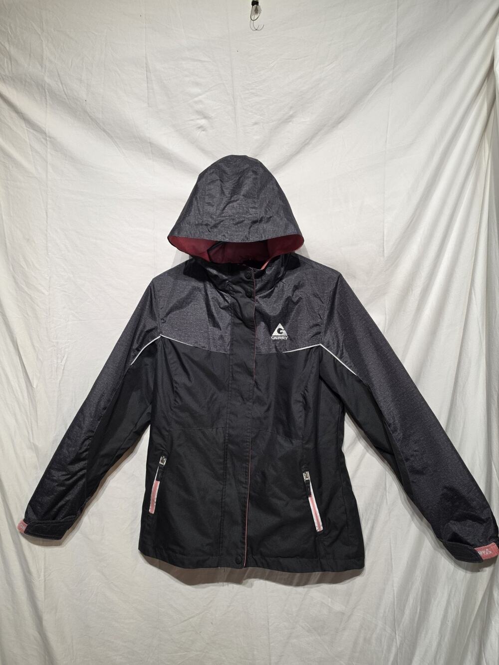 Gerry Women’s Black / Pink Full Zip Jacket Size Large 14/16 Pockets Hooded Coat.